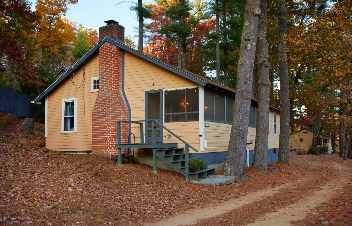 Chief Lodge cabin exterior